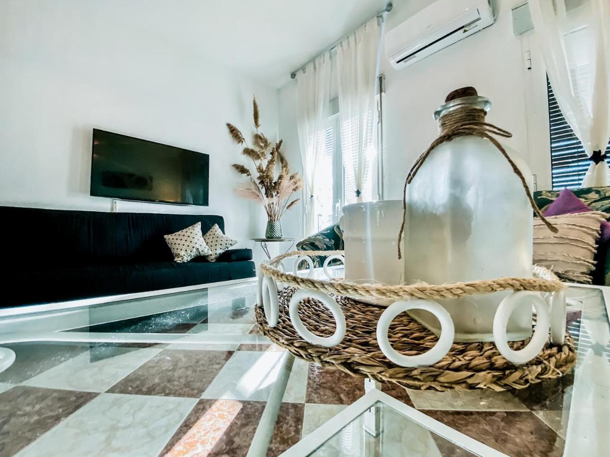 Apartamentos Fernando III El Santo บาเอซา ภายนอก รูปภาพ