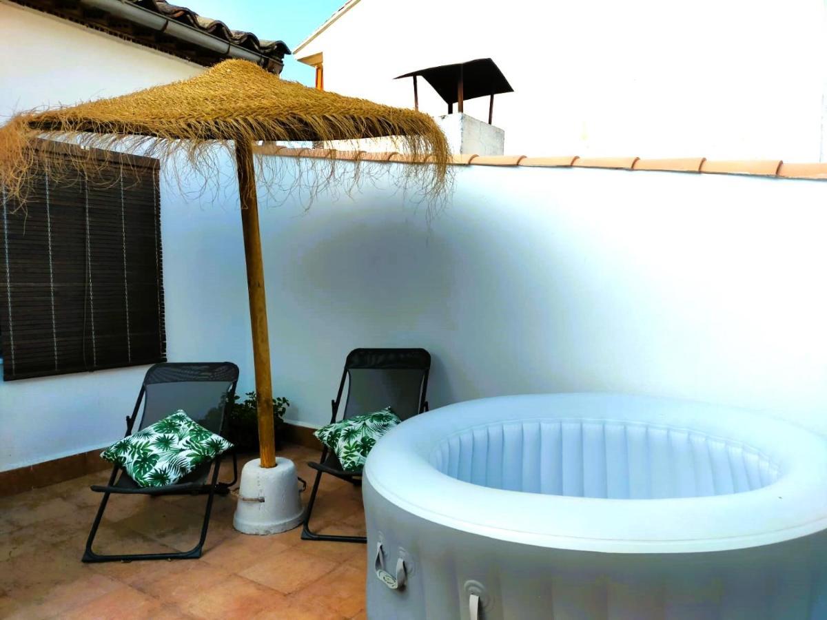 Apartamentos Fernando III El Santo บาเอซา ภายนอก รูปภาพ