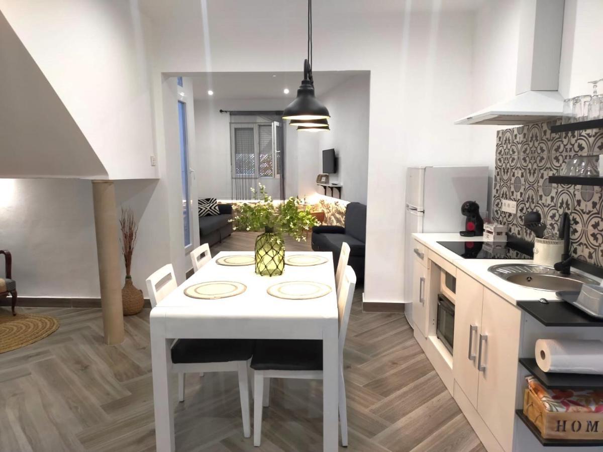 Apartamentos Fernando III El Santo บาเอซา ภายนอก รูปภาพ