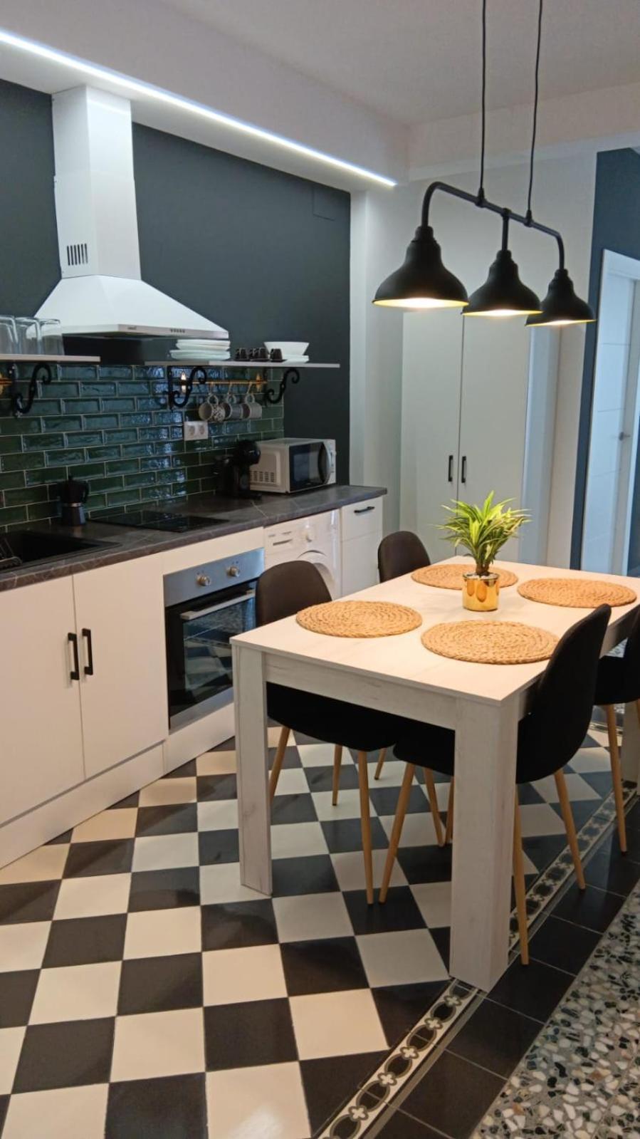 Apartamentos Fernando III El Santo บาเอซา ภายนอก รูปภาพ